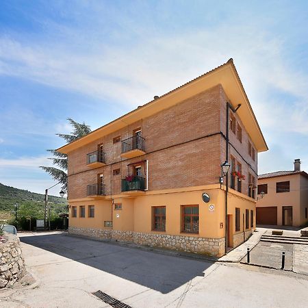 Albergue Sierra De Arbe Naval Bagian luar foto