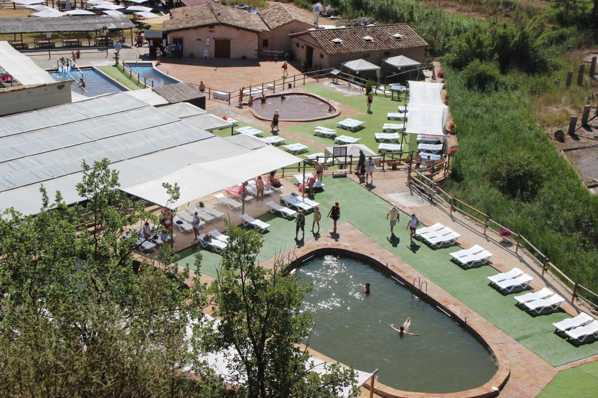 Albergue Sierra De Arbe Naval Bagian luar foto