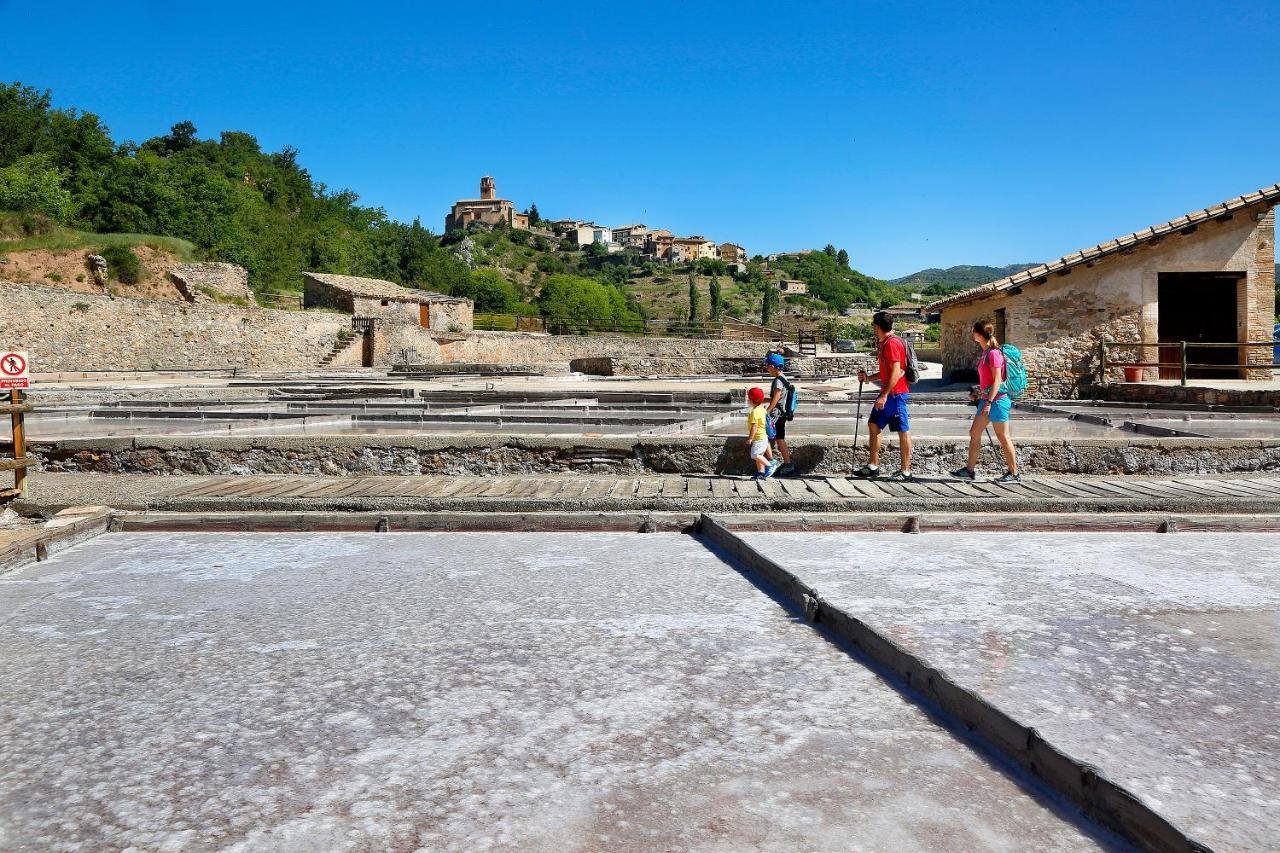 Albergue Sierra De Arbe Naval Bagian luar foto